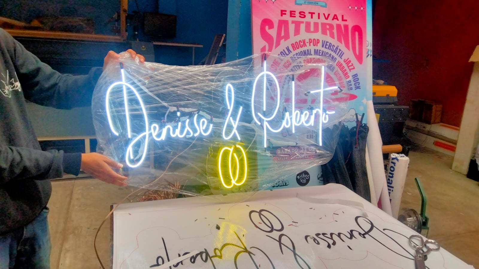 Imagen de Anuncios LED y Acrílico 3D